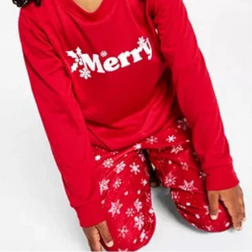 Kids Unisex 4-5 Merry Snowflake Holiday Christmas Pajama Set Candy Red
